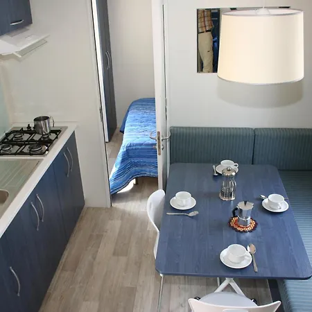 营地 Happy Camp Mobile Homes In Lido Di Sesto Boats&restaurant 塞斯托卡伦代