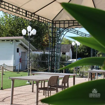 营地 Happy Camp Mobile Homes In Lido Di Sesto Boats&restaurant *