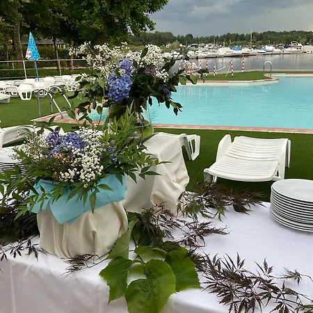 Happy Camp Mobile Homes In Lido Di Sesto Boats&restaurant Кемпинг *