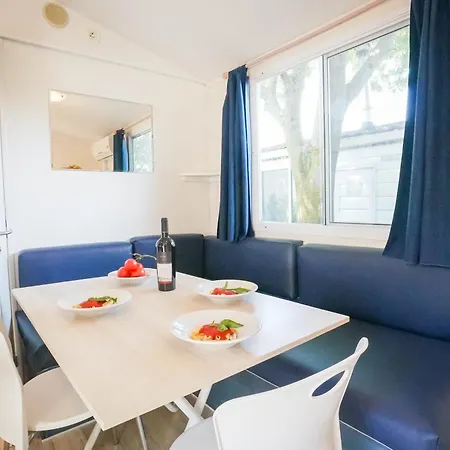 Happy Camp Mobile Homes In Lido Di Sesto Boats&restaurant Кемпинг Сесто-Календе