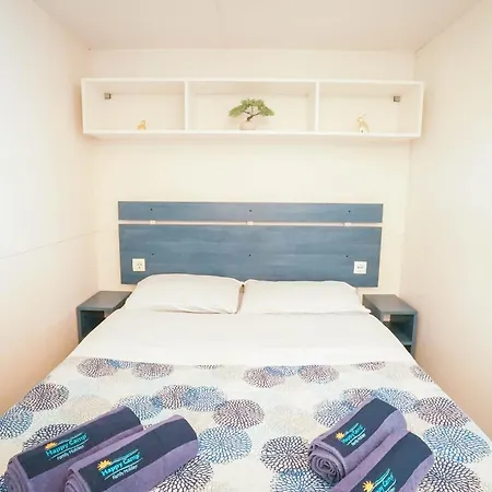 Кемпинг Happy Camp Mobile Homes In Lido Di Sesto Boats&restaurant Сесто-Календе
