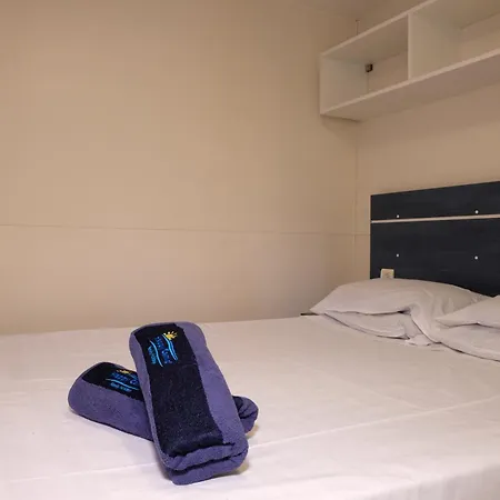 Happy Camp Mobile Homes In Lido Di Sesto Boats&restaurant Camping Sesto Calende