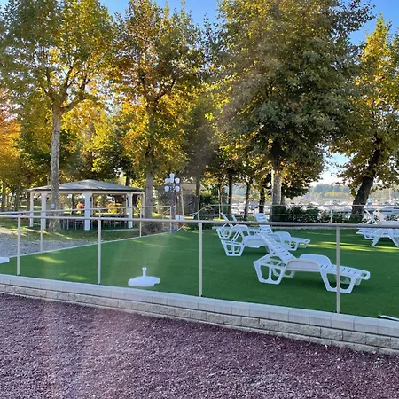 Happy Camp Mobile Homes In Lido Di Sesto Boats&restaurant Kemping Sesto Calende