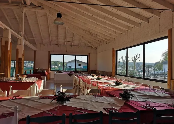 Happy Camp Mobile Homes In Lido Di Sesto Boats&restaurant *