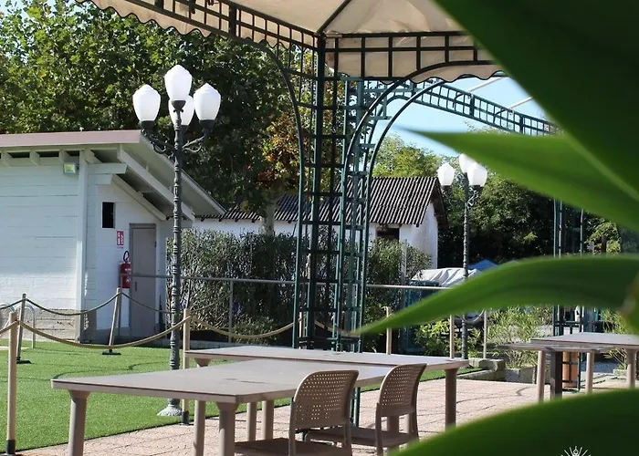 Parque de Campismo Happy Camp Mobile Homes In Lido Di Sesto Boats&restaurant *