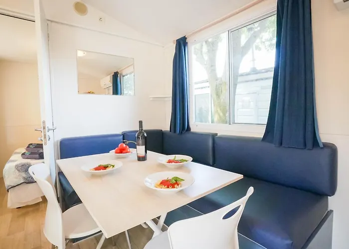 Happy Camp Mobile Homes In Lido Di Sesto Boats&restaurant Camping Sesto Calende