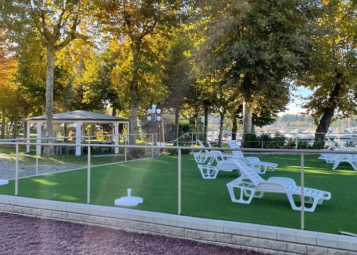 Happy Camp Mobile Homes In Lido Di Sesto Boats&restaurant Kamp alanı Sesto Calende